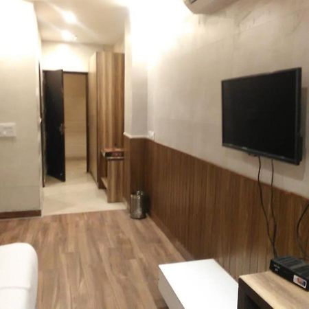 Aval International Hotel Gurgaon Exterior photo